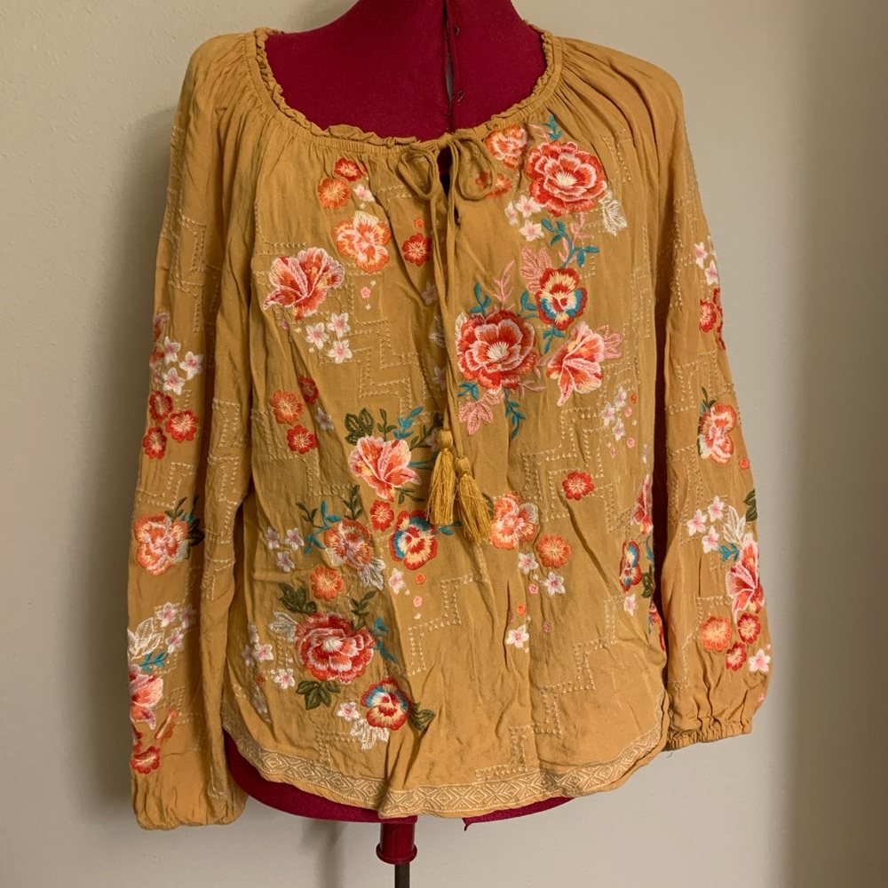 Savannah Jane embroidered blouse Medium